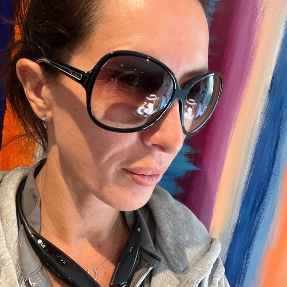 Prada sunglasses - Picture 4 of 7